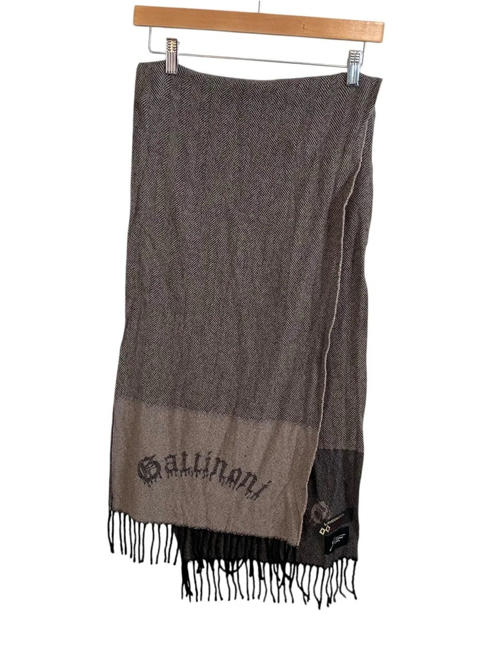 Gattinoni Neutral Herringbone Italian Made in Italy Lambswool Fringe Scarf